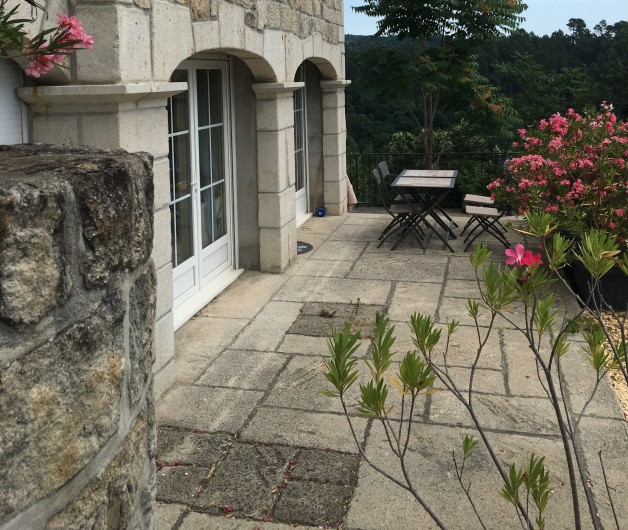Location de vacances - Villa à Les Salelles - terrasse sud