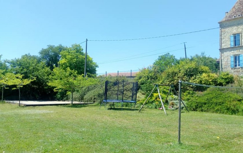 Location de vacances - Gîte à Brugnac - Aire de jeux clôturée de 3000m2.