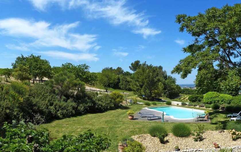 Location de vacances - Gîte à Cairanne - Les Romarins, piscine et jardin