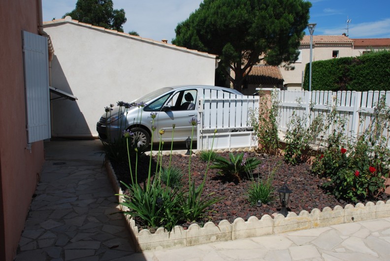 Location de vacances - Villa à La Londe-les-Maures - Devant garage