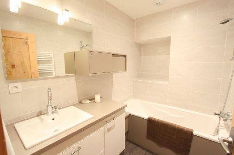 Location de vacances - Gîte à Faverges - Salle de bains