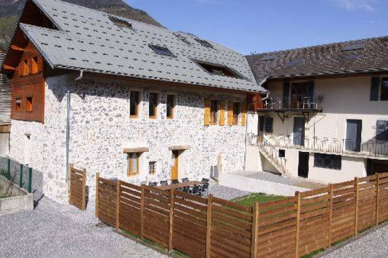 Location de vacances - Gîte à Faverges - Jardin clos