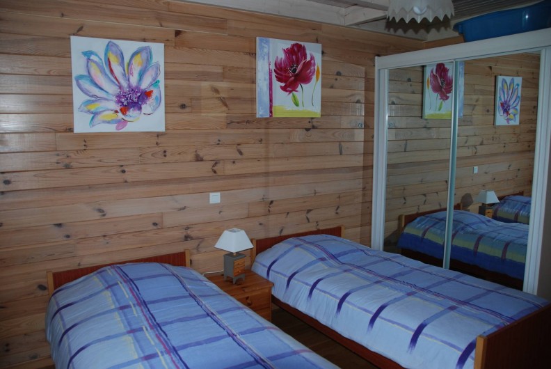 Location de vacances - Chalet à Saint-Léonard - Chambre enfants