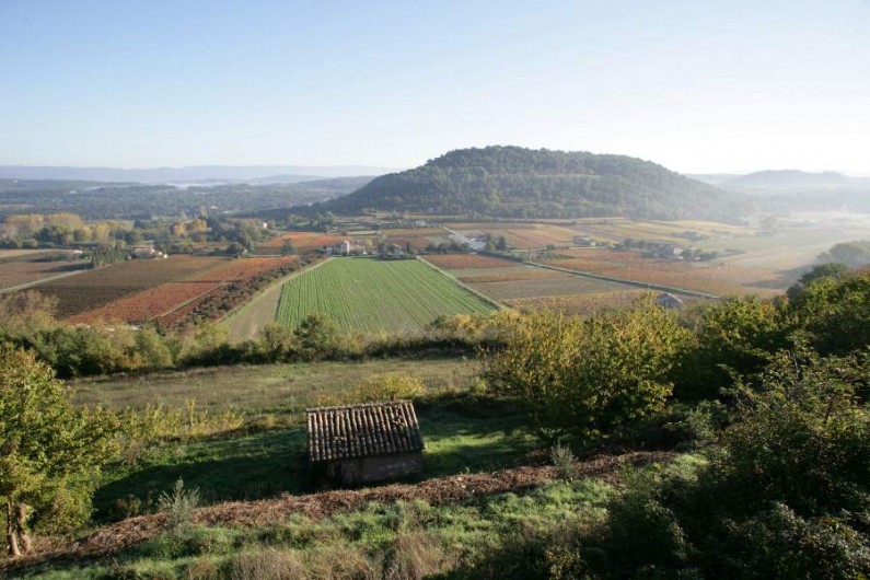 Location de vacances - Maison - Villa à Ménerbes - La vue de chaque chambre et chaque baignoire.