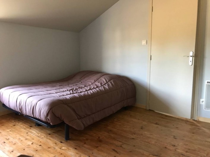 Location de vacances - Gîte à Saint-Quentin-en-Tourmont - 2ème chambre au 1er étage