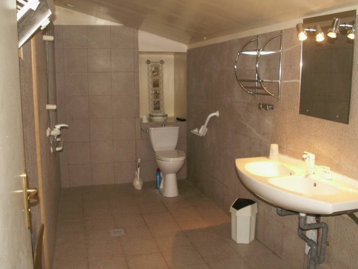 Location de vacances - Gîte à Saint-Aubin-sur-Mer - salle de douche rez de chaussée