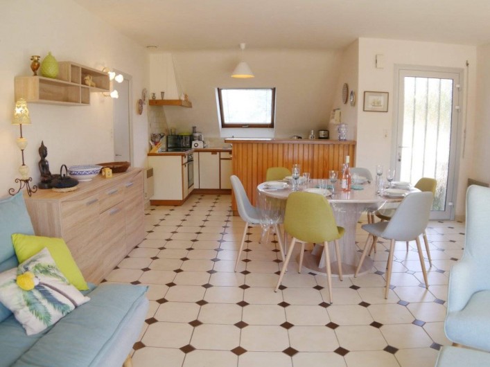 Location de vacances - Maison - Villa à Fouesnant - Cuisine ouverte sur la pièce de vie