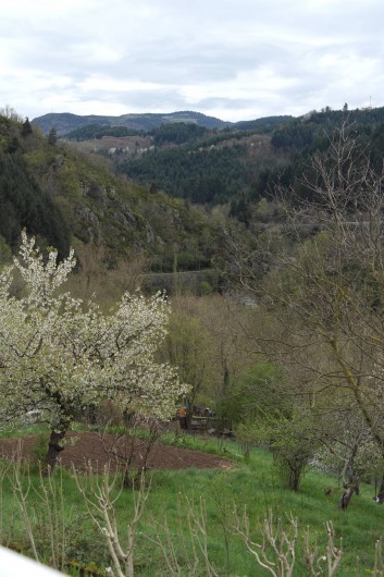 Location de vacances - Villa à Saint-Julien-Labrousse - Vue de la terrasse sur la dolce via