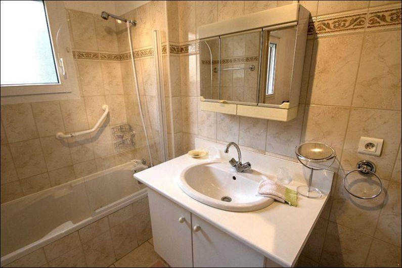 Location de vacances - Gîte à Millau - Salle de bain