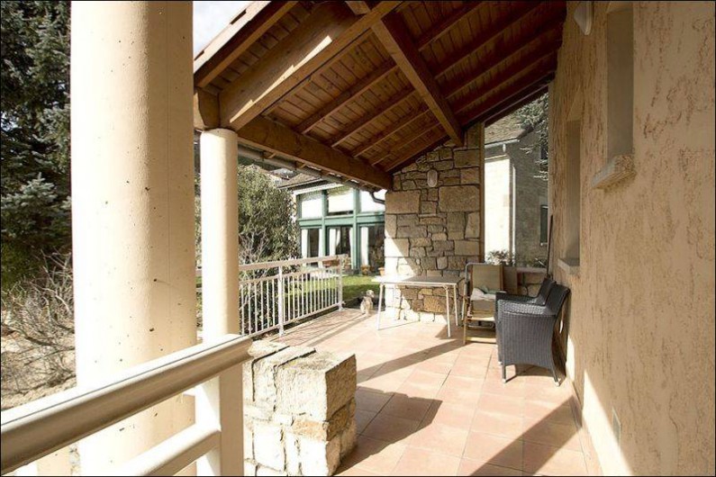 Location de vacances - Gîte à Millau - Terrasse couverte