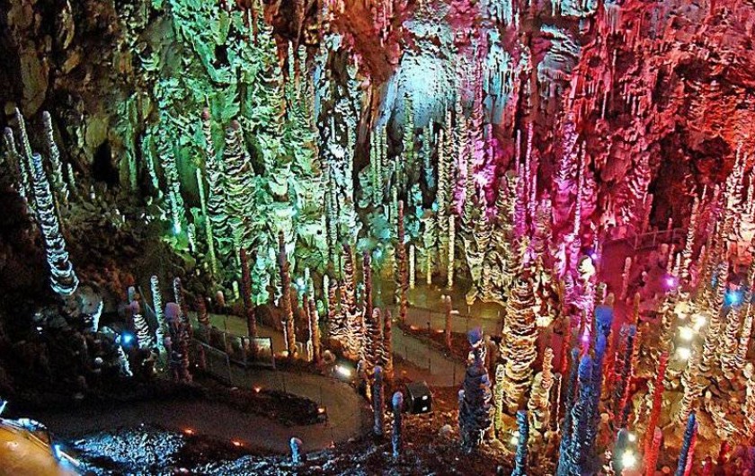 Location de vacances - Gîte à Millau - l'Aven Armand