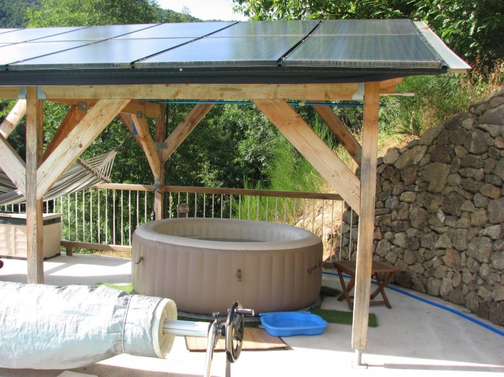 Location de vacances - Gîte à Chirols - Le jacuzzi