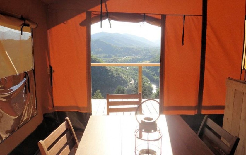 Location de vacances - Gîte à Chirols - Vue depuis la salle à manger