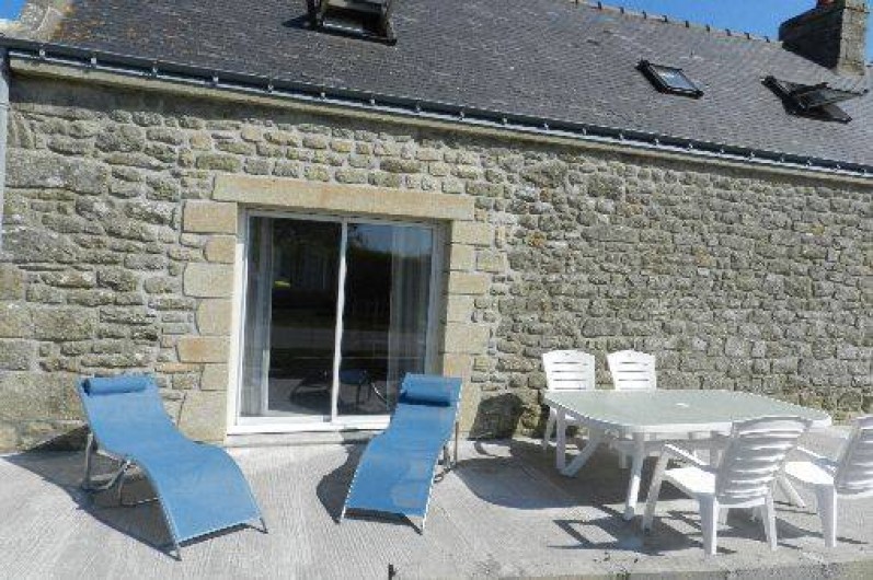 Location de vacances - Gîte à Plouhinec - Longère coté sud avec petite terrasse