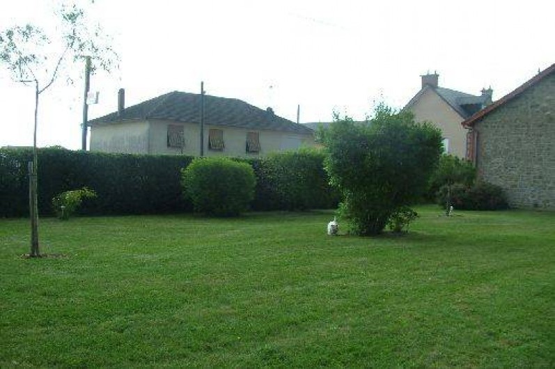 Location de vacances - Villa à Saint-Sulpice-les-Champs - PELOUSE