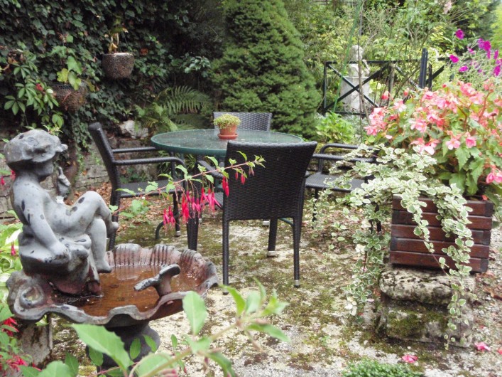 Location de vacances - Gîte à Sancey-le-Grand - la terrasse 2