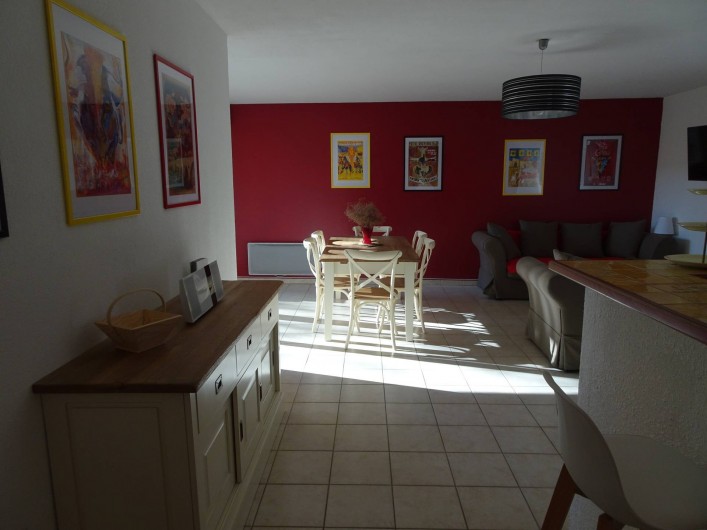 Location de vacances - Appartement à Aigues-Mortes - Salle à manger