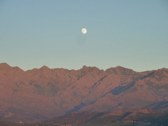 Location de vacances - Appartement à Calvi - Coucher de soleil sur les montagnes