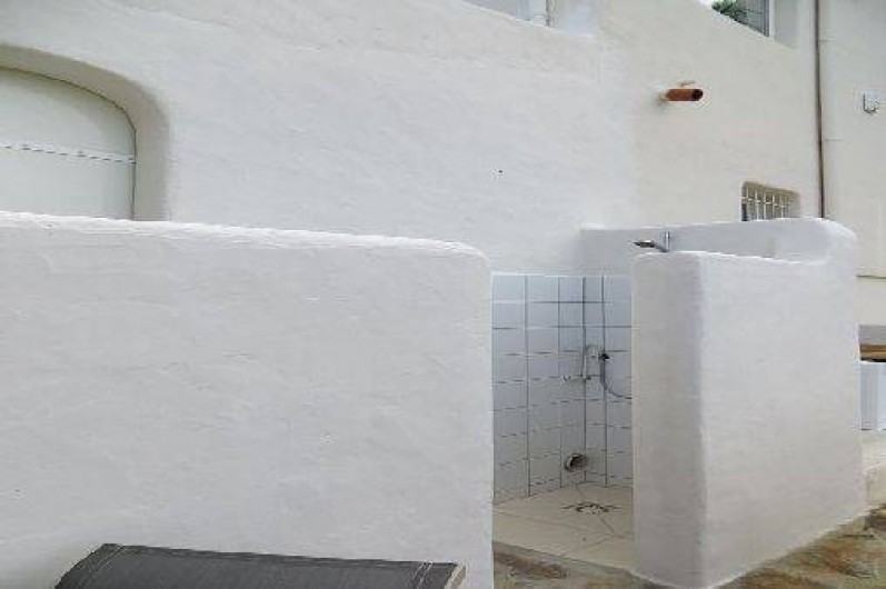 Location de vacances - Appartement à Banyuls-sur-Mer - douche extérieure