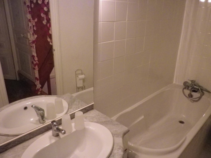 Location de vacances - Gîte à Saint-Nectaire - Salle de bain