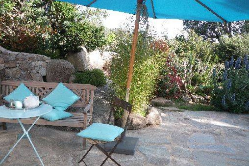 Location de vacances - Villa à Porto-Vecchio - dans le petit jardin /terrasse