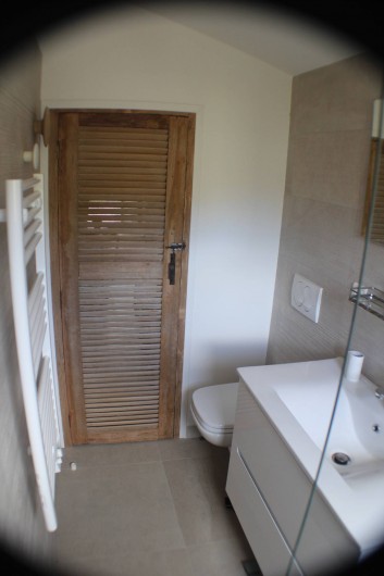 Location de vacances - Villa à Porto-Vecchio - salle de bain à l'étage