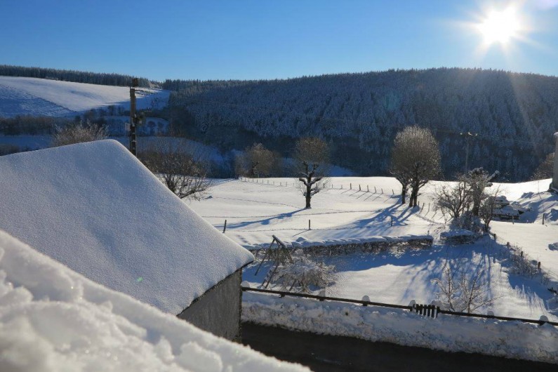 Location de vacances - Gîte à Saint-Pierre-de-Nogaret - Vue depuis le gîte par un beau matin d'hiver...