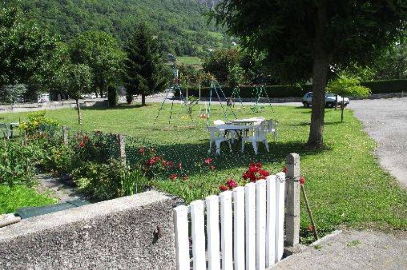 Location de vacances - Appartement à Esterre - jardin
