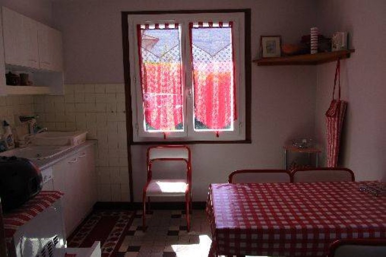 Location de vacances - Appartement à Esterre - cuisine repas