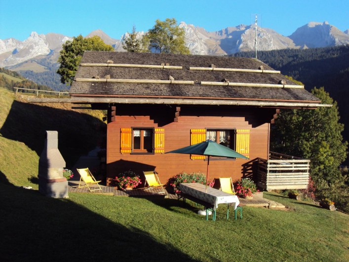 Location de vacances - Appartement à Le Grand-Bornand - terrasse extérieur - appt droit