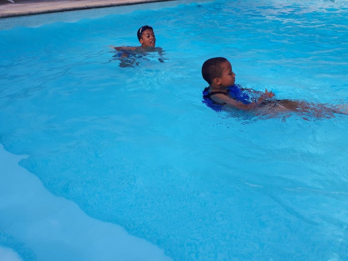 Location de vacances - Chambre d'hôtes à Habas - Piscine, l'accès des enfants est sous la surveillance permanente des parents.