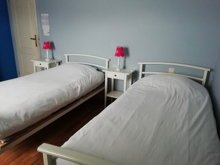 Location de vacances - Gîte à Paliseul - chambre avec deux lits simples au premier étage