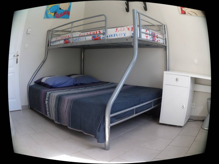 Location de vacances - Villa à Saint-Dézéry - chambre 1 ,1lit 140 plus1 lit en 90