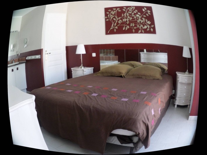 Location de vacances - Villa à Saint-Dézéry - chambre parentale acvec 1 salle de bain et 1 wc