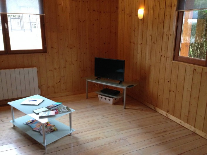 Location de vacances - Chalet à Grigneuseville - séjour avec télévision et lecteur dvd
