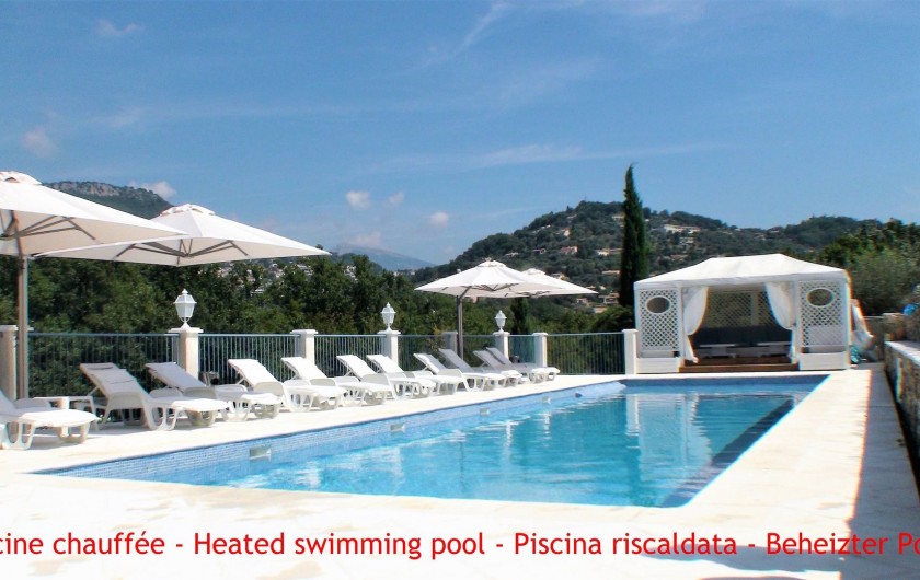 Location de vacances - Chambre d'hôtes à Grasse - La piscine chauffée.