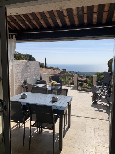 Location de vacances - Mas à La Croix-Valmer - Terrasse avant Vue mer Tente solaire