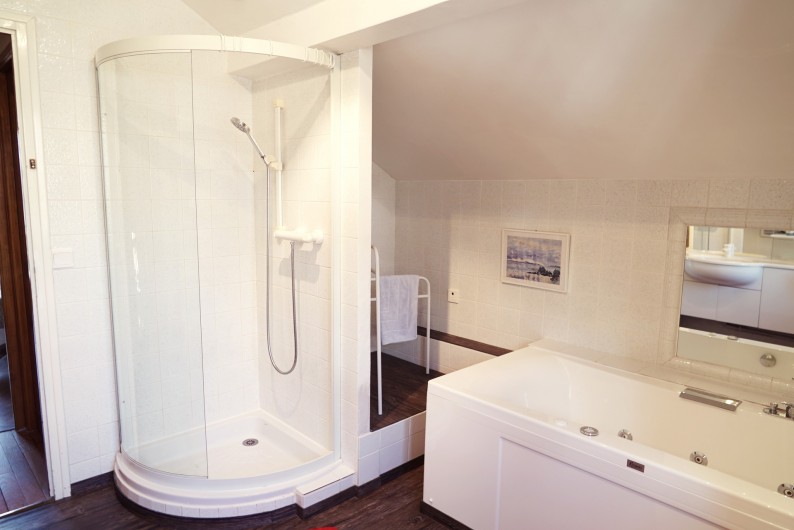Location de vacances - Chalet à Les Deux Alpes - salle de bain