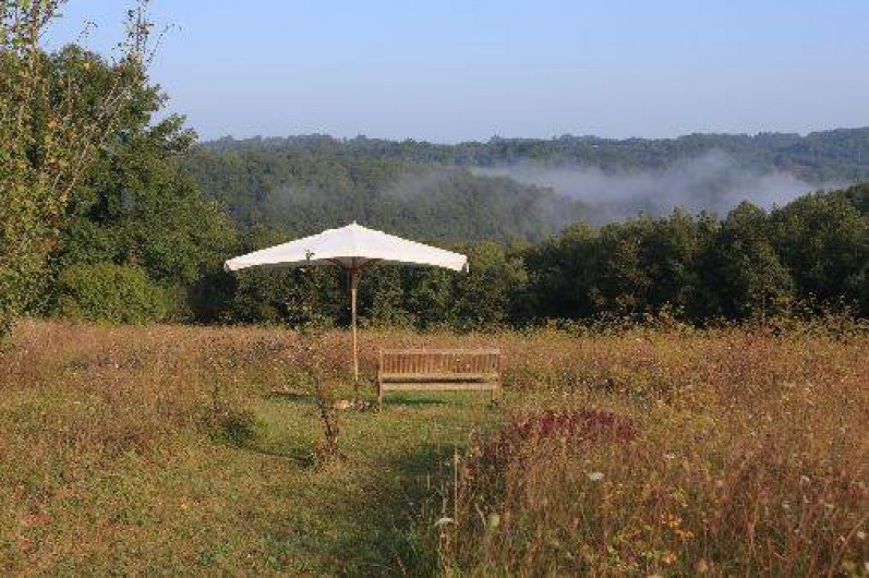 Location de vacances - Gîte à Saint-Amand-de-Coly - le coin "méditation" et lecture