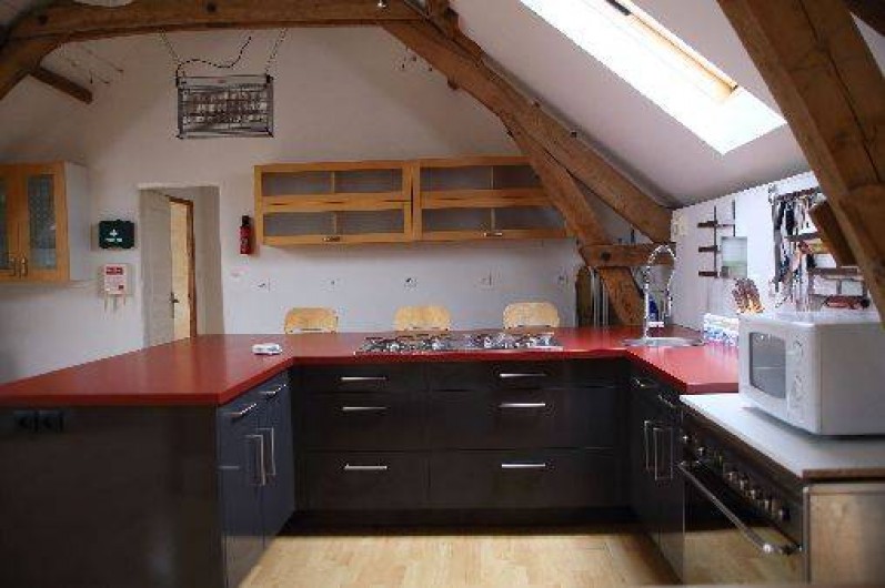 Location de vacances - Gîte à Saint-Amand-de-Coly - cuisine moderne et bien équipée