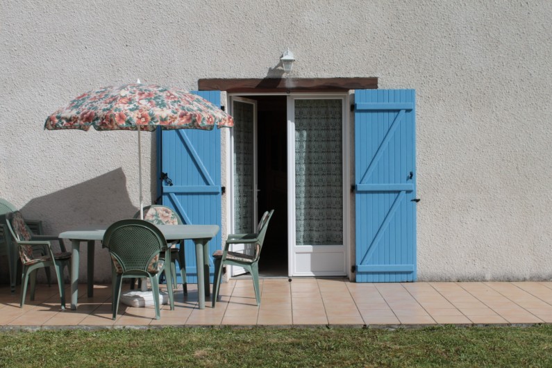 Location de vacances - Gîte à Peyrouse - Terrasse