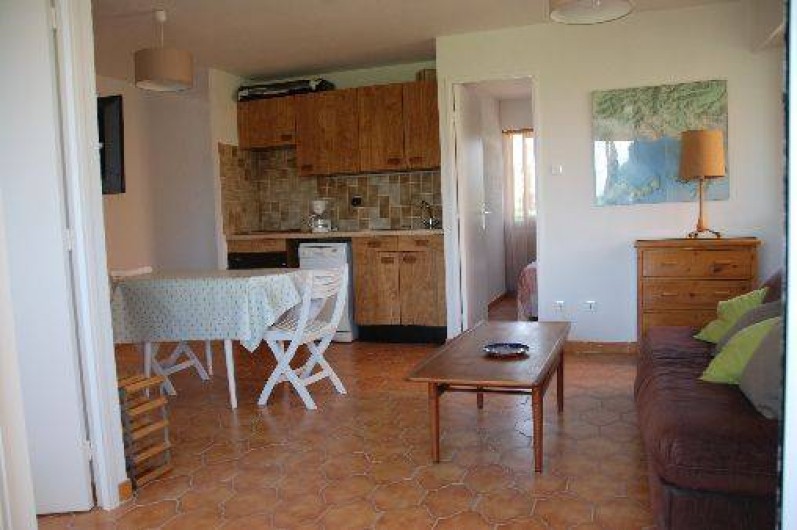 Location de vacances - Appartement à La Londe-les-Maures - séjour cuisine
