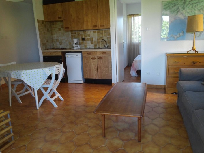 Location de vacances - Appartement à La Londe-les-Maures - Salon,cuisine ameri cqine