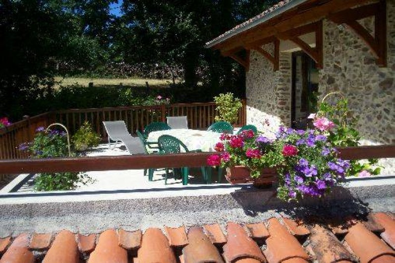 Location de vacances - Gîte à Saint-Étienne-de-Maurs - Terrasse : 42m2