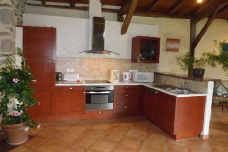 Location de vacances - Gîte à Saint-Étienne-de-Maurs - Cuisine équipée