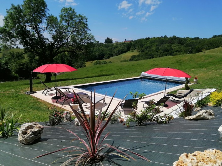 Location de vacances - Gîte à Saint-Étienne-de-Maurs - Piscine 10m*5m traitée au sel et filtrée au sable. Aucun produit chimique.