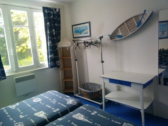 Location de vacances - Villa à Quiberon - Grande chambre , face lit.