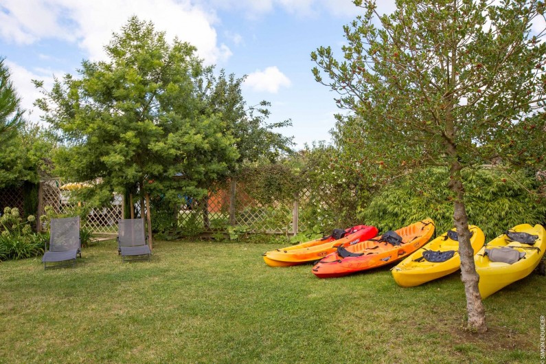 Location de vacances - Gîte à Saint-Malo - des kayaks prêts à servir pour descendre faire un tour sur la rance