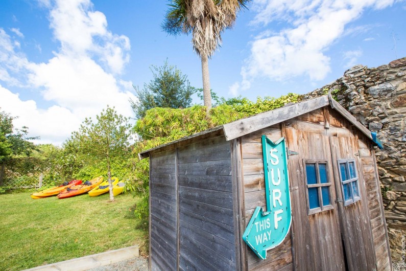 Location de vacances - Gîte à Saint-Malo - les chariots les gilets pour les kayaks sont toujours prêts