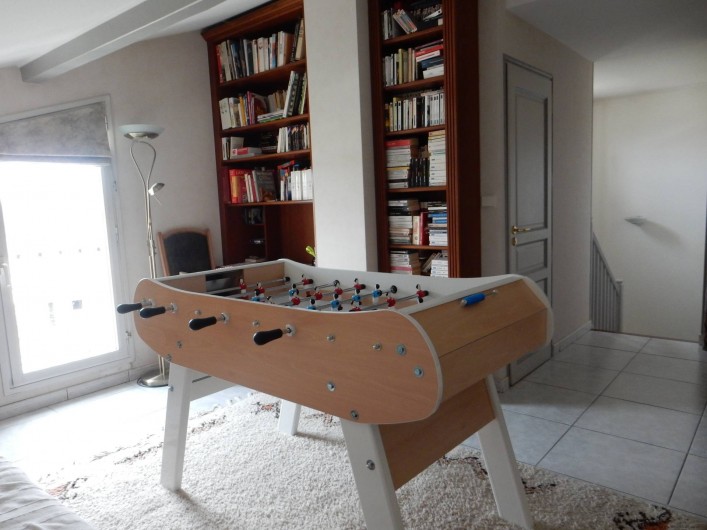 Location de vacances - Villa à Caluire-et-Cuire - le baby foot dans la mezzanine